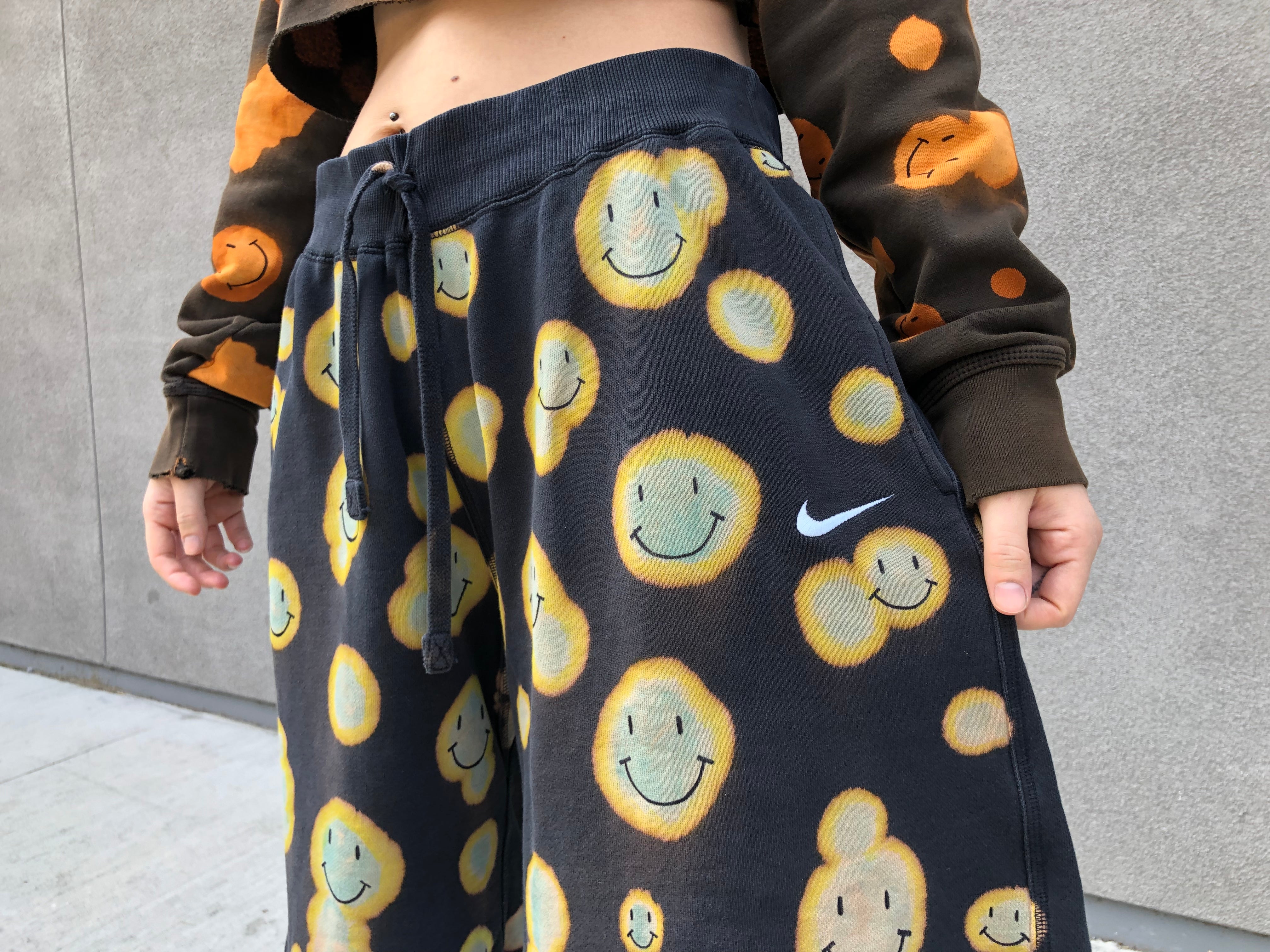 nike shorts smiley face