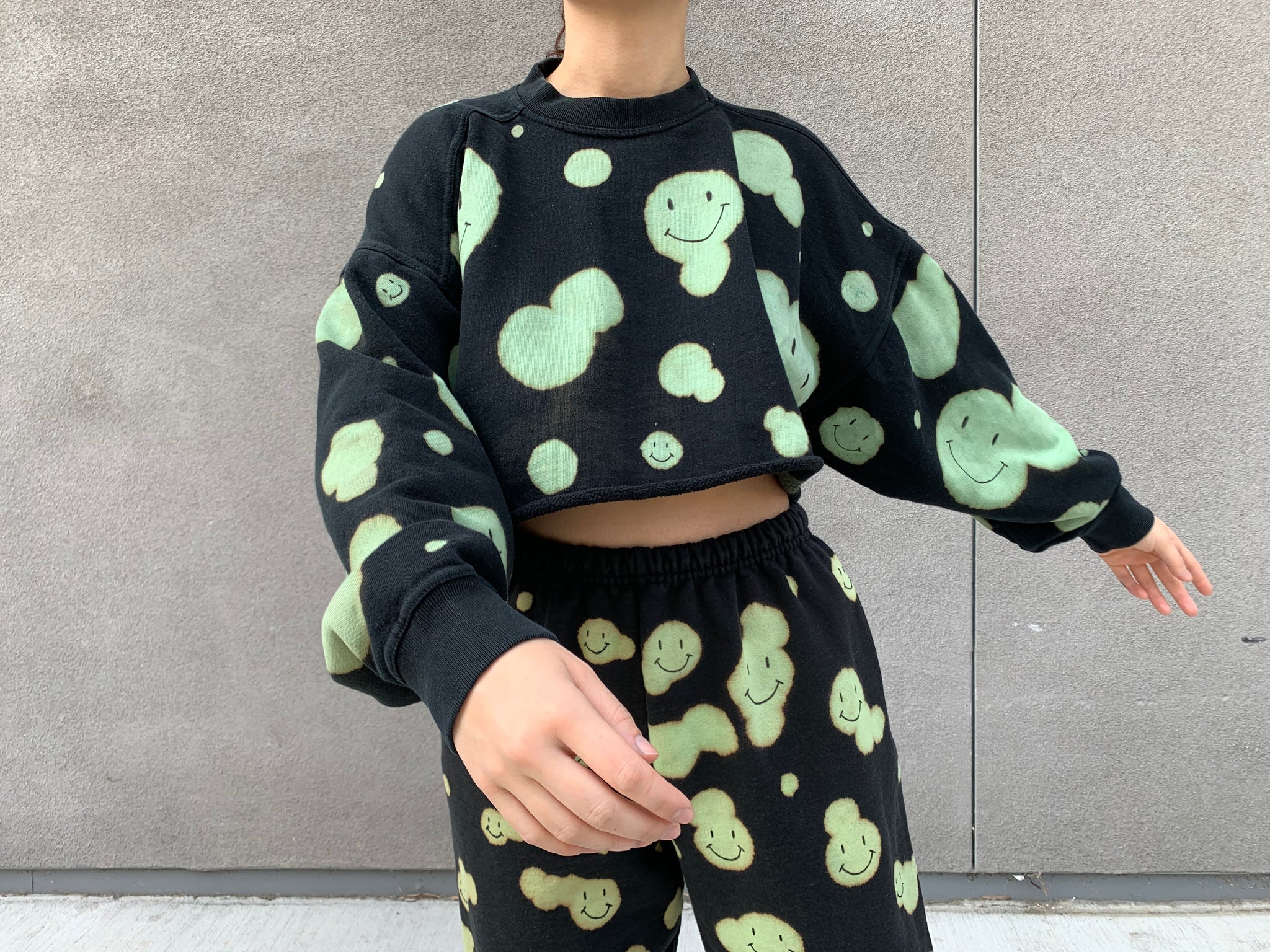 1/1 VINTAGE CROPPED SMILEY CREW