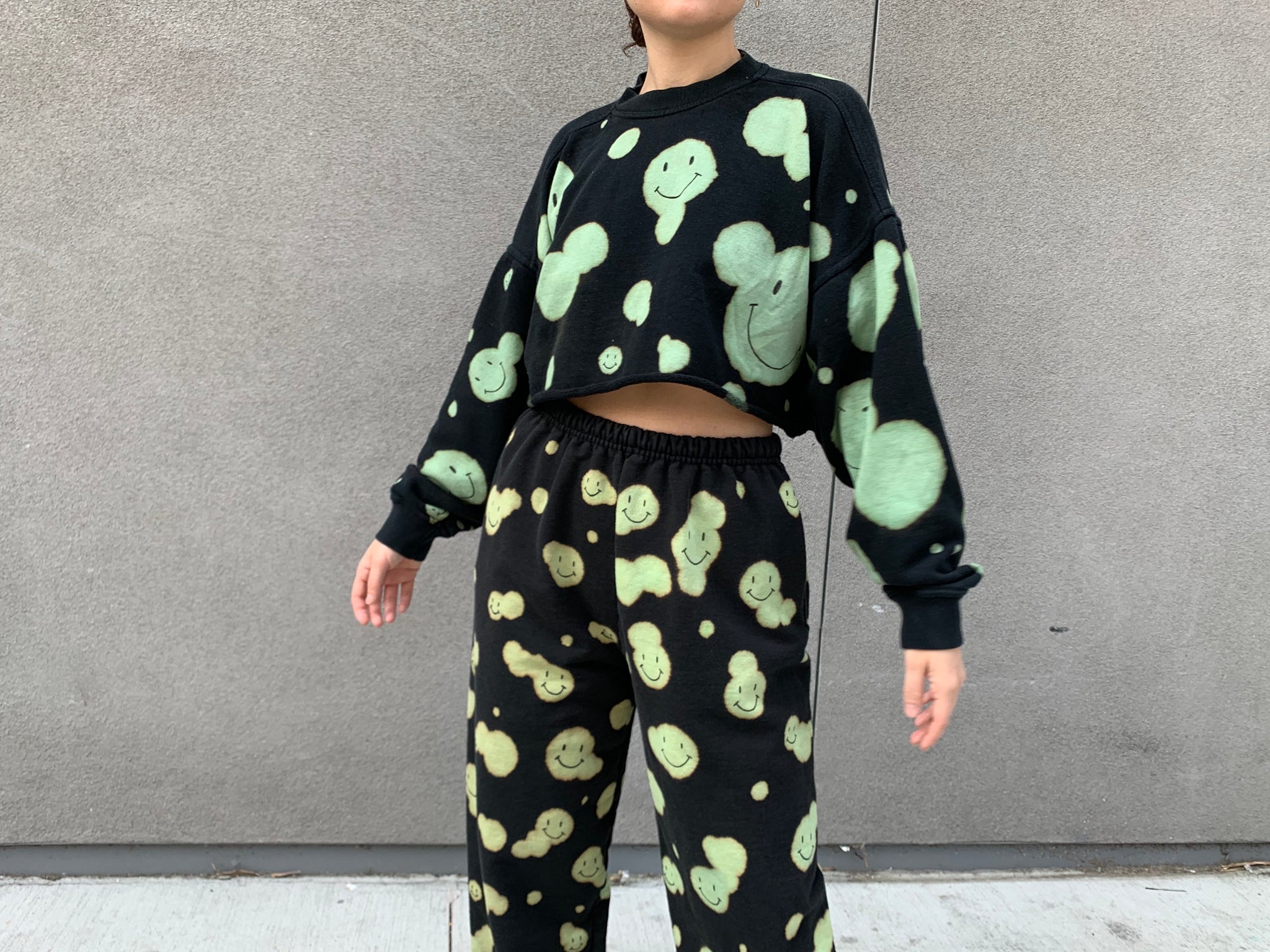 1/1 VINTAGE CROPPED SMILEY CREW